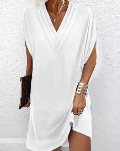 Amélie | Sophisticated V-Neck Dress