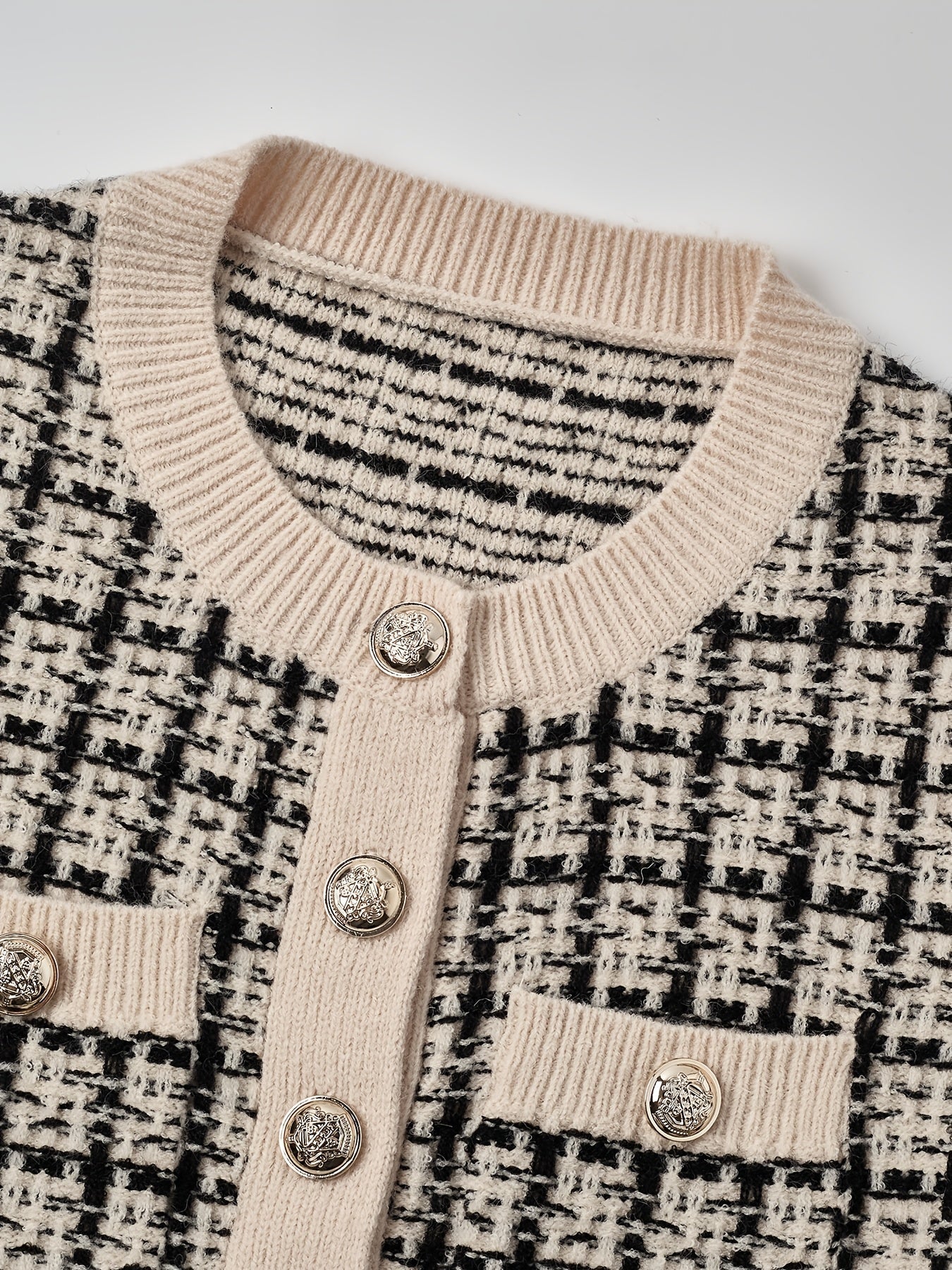 Laluna® | Button-Up Checked Cardigan