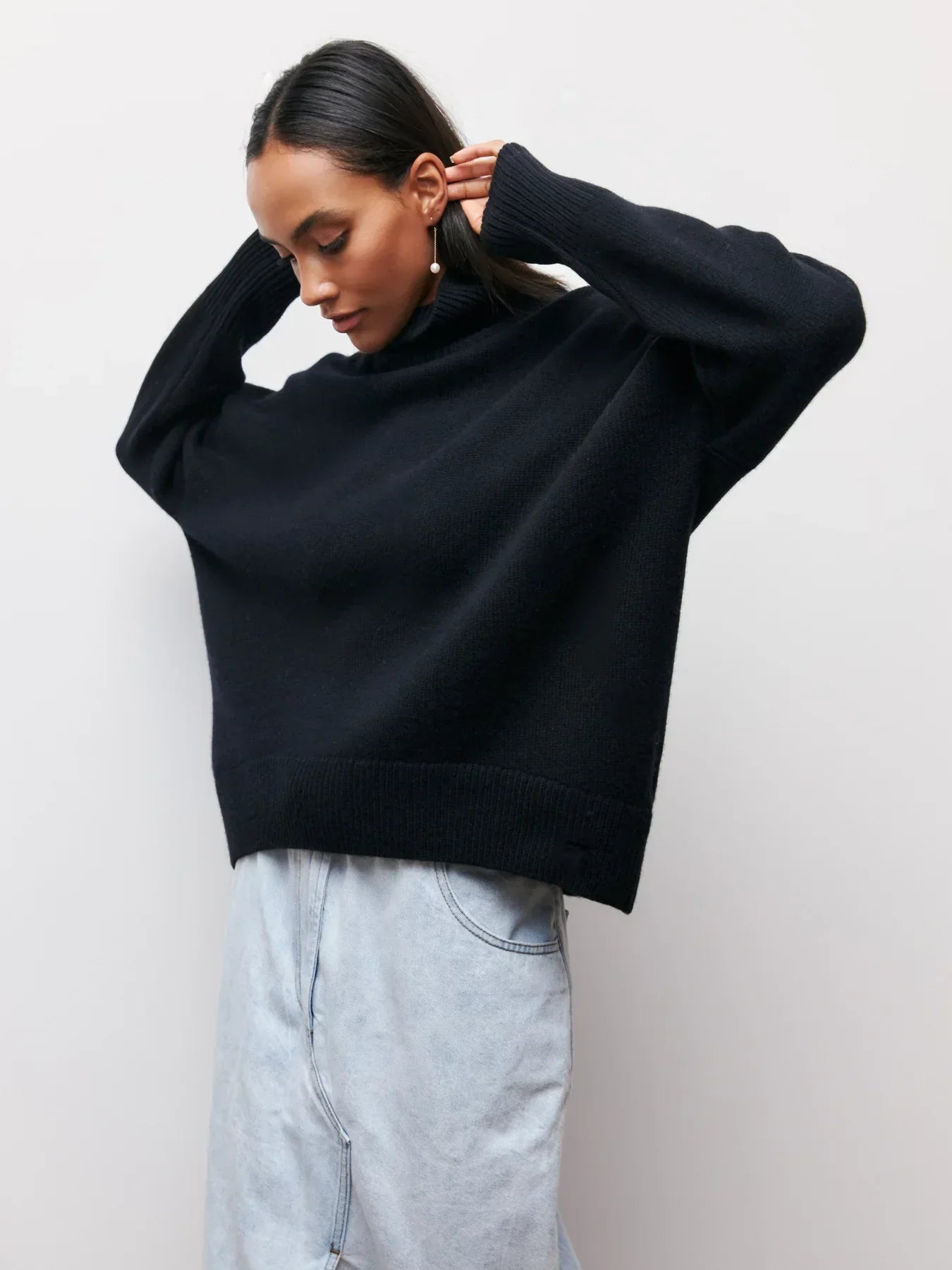 Laluna® | Snug Neck Sweater