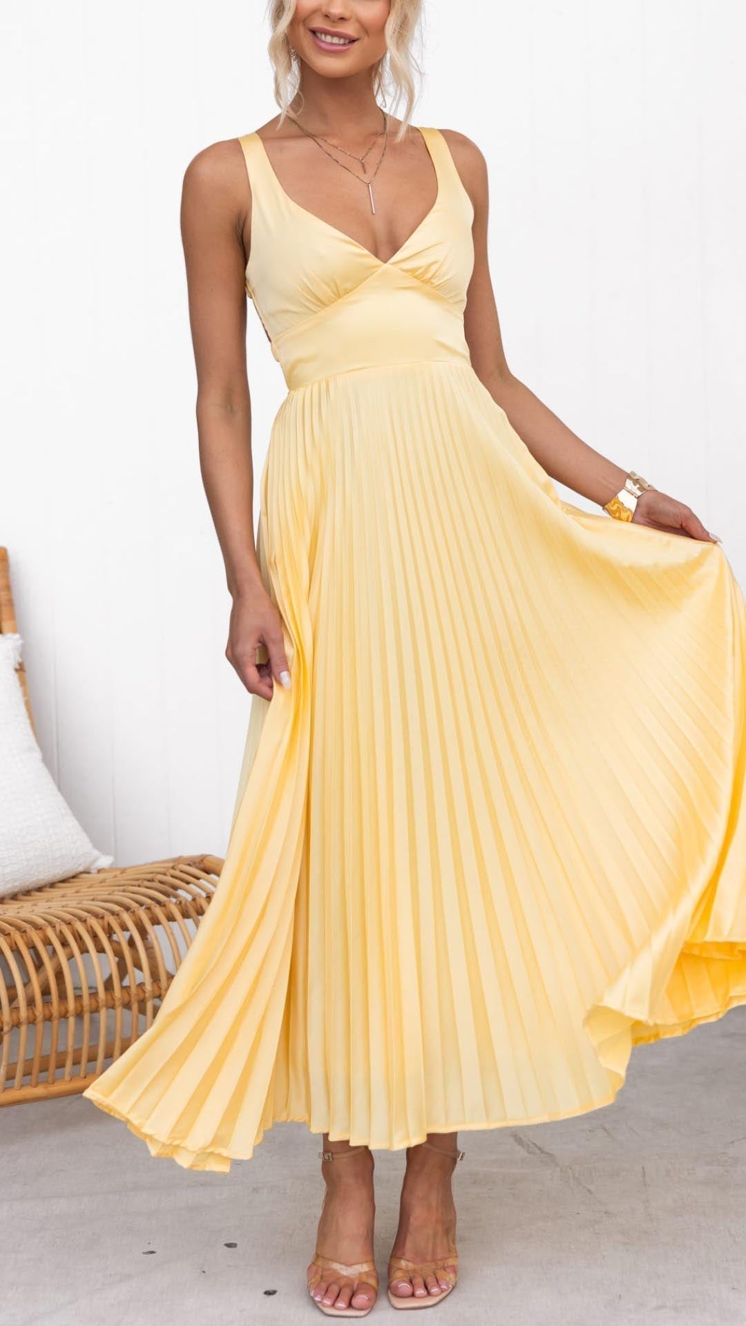 Laluna® | Yellow V-Neck Maxi Dress with Pleated Design