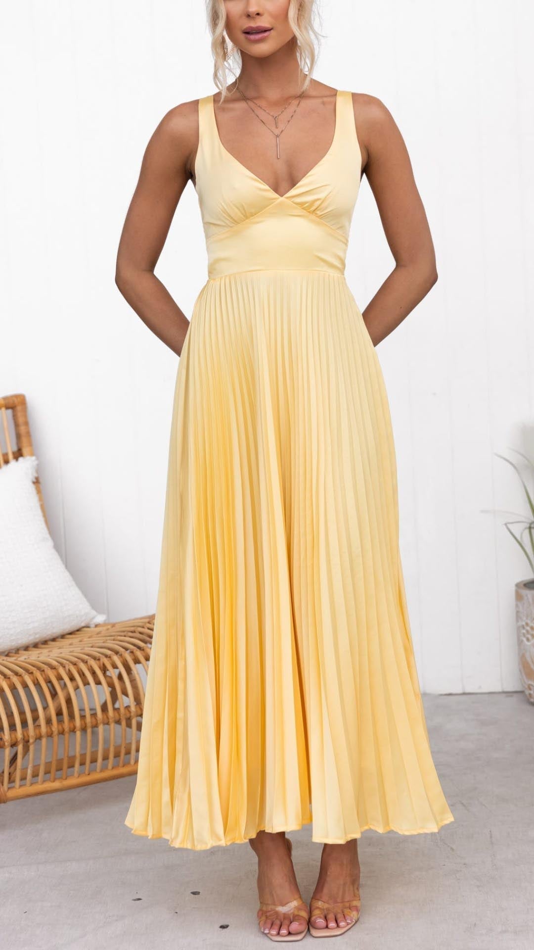 Laluna® | Yellow V-Neck Maxi Dress with Pleated Design