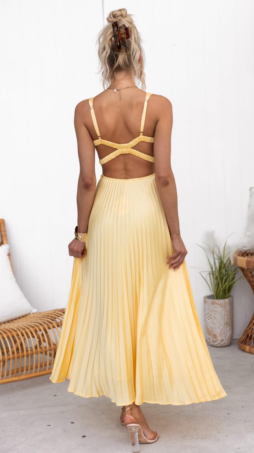 Laluna® | Yellow V-Neck Maxi Dress with Pleated Design
